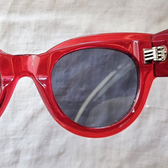 Celine fabulous sunglasses red frames gray lenses CL40008 66V 48 26 150